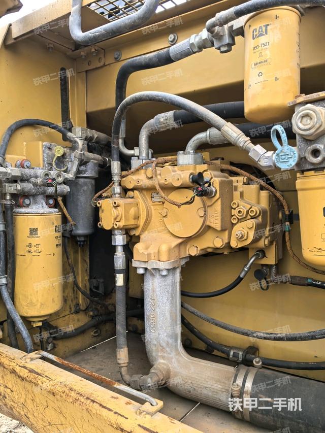 液壓泵斜45?左（大件艙室）