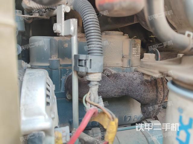 發(fā)動(dòng)機(jī)整體俯視(整機(jī)外觀) 發(fā)動(dòng)機(jī)整體俯視(整機(jī)外觀)
