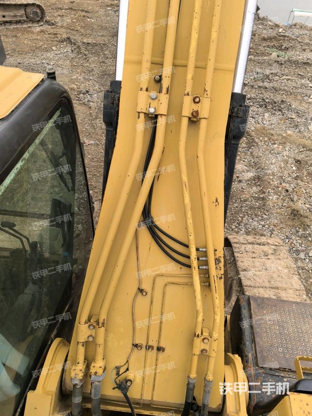 大臂背部俯視（工作和回轉(zhuǎn)裝置）