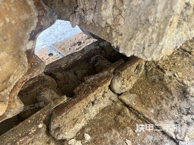 左側(cè)履帶整體?(行走機(jī)構(gòu)) 左側(cè)履帶整體?(行走機(jī)構(gòu))