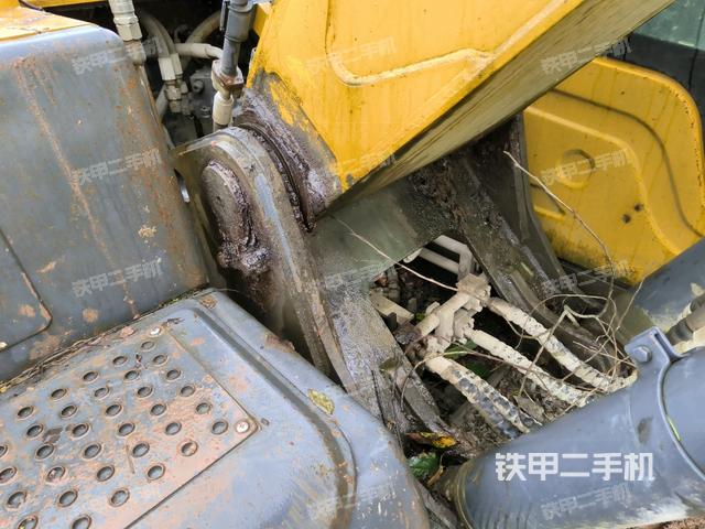 大臂根部?斜視(工作和回轉(zhuǎn)裝置) 大臂根部?斜視(工作和回轉(zhuǎn)裝置)