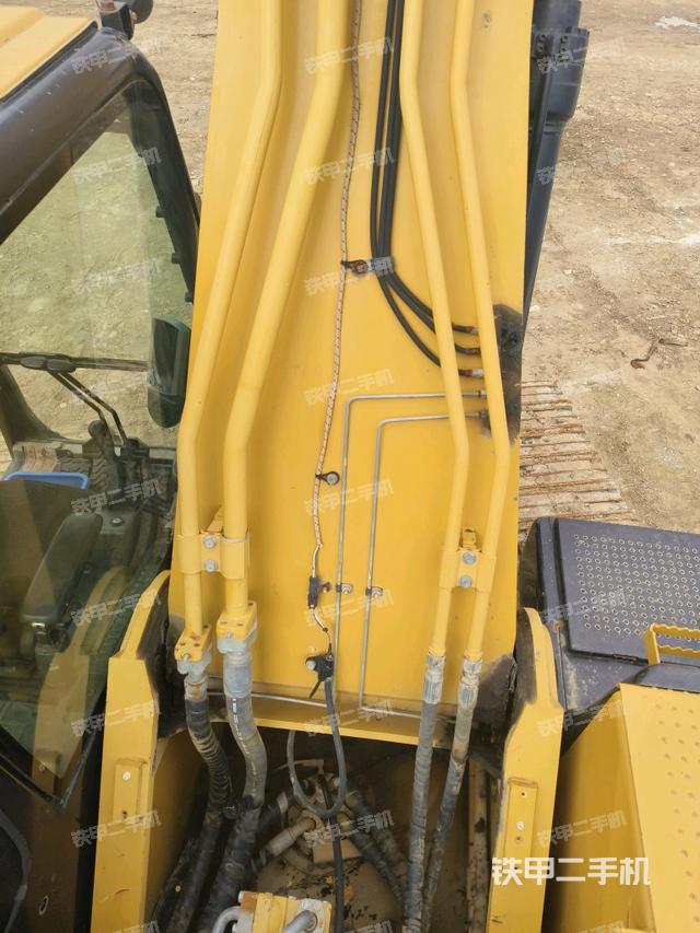 大臂背部俯視（工作和回轉(zhuǎn)裝置）