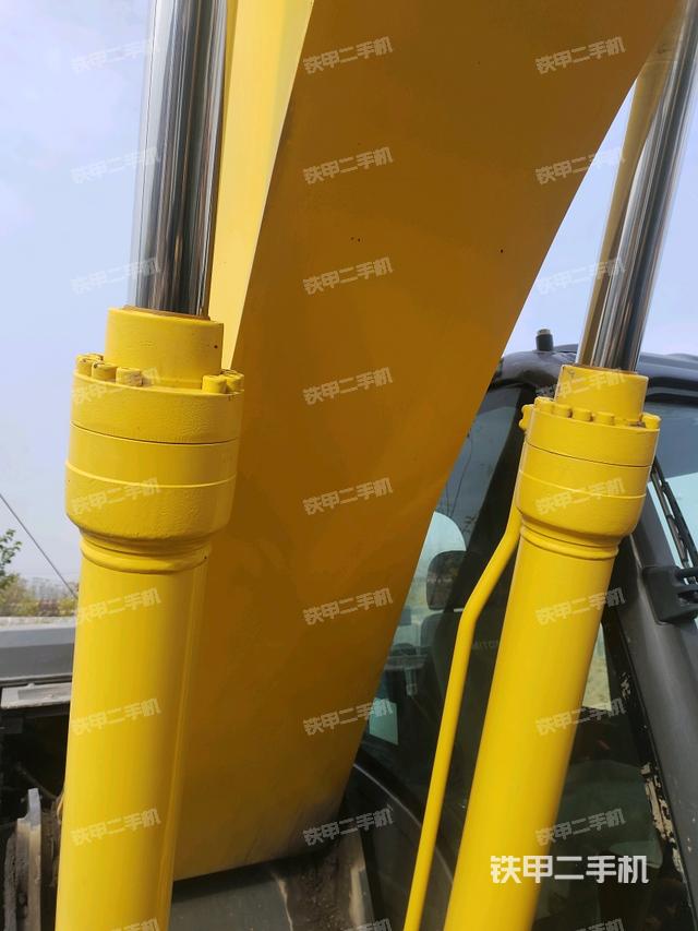 大臂油缸整體?豎拍(工作和回轉(zhuǎn)裝置) 大臂油缸整體?豎拍(工作和回轉(zhuǎn)裝置)