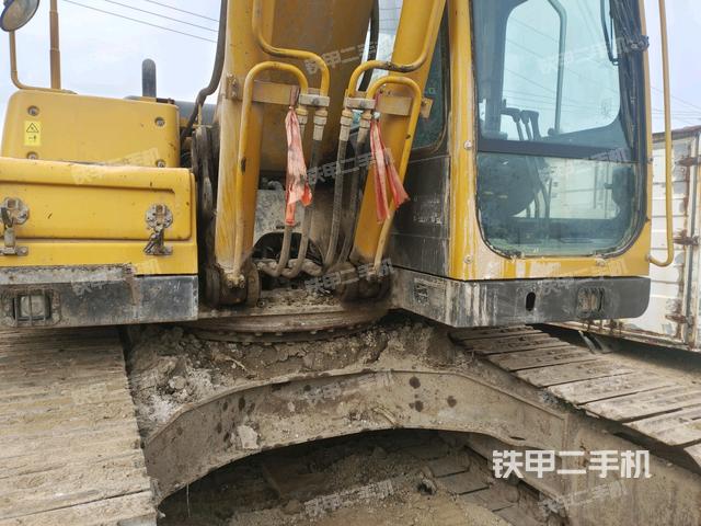 轉(zhuǎn)盤和下車架正前（工作和回轉(zhuǎn)裝置）