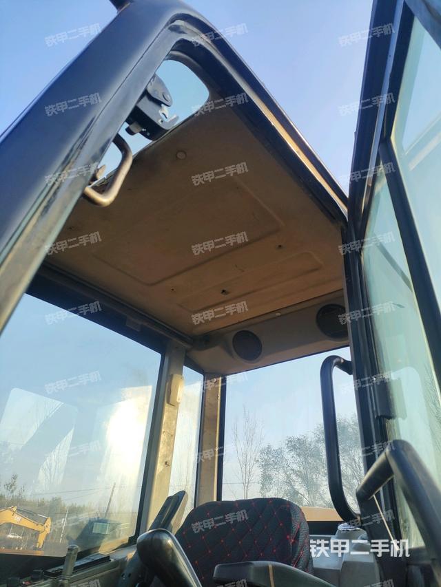 駕駛室頂部（整機(jī)外觀）