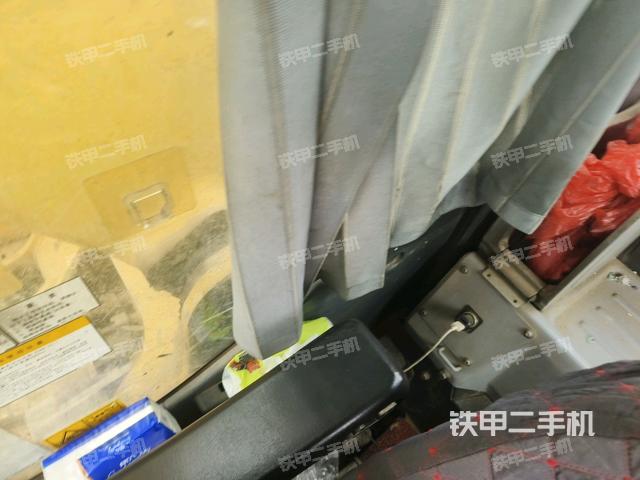 座椅右側控制臺/鑰匙門/油門/含右手柄(駕駛室部分) 座椅右側控制臺/鑰匙門/油門/含右手柄(駕駛室部分)
