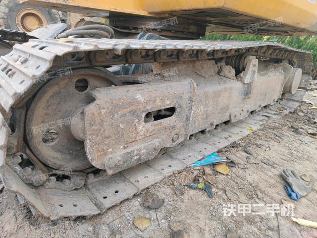 右側(cè)履帶整體?（行走機(jī)構(gòu)）