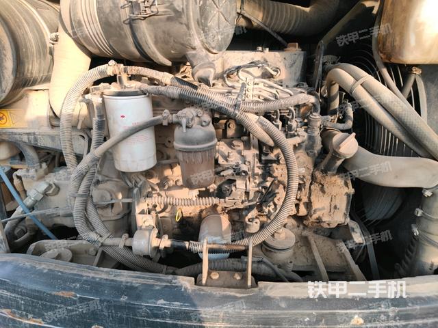 發(fā)動(dòng)機(jī)室（上車(chē)部件）