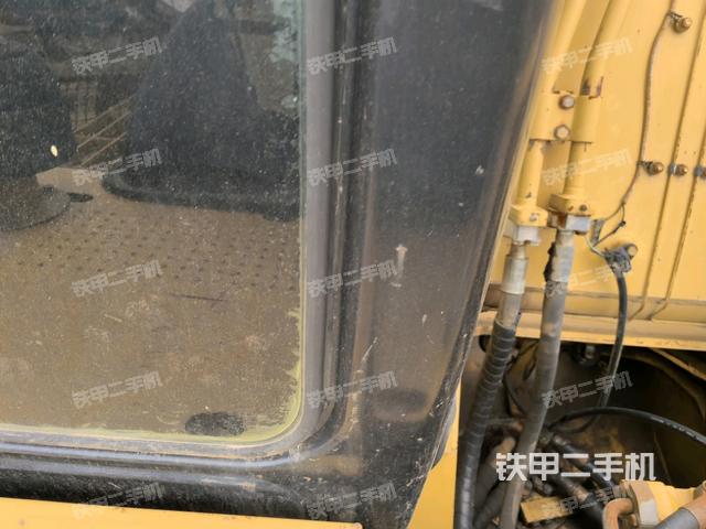 后窗玻璃角標(biāo)（駕駛室部分）