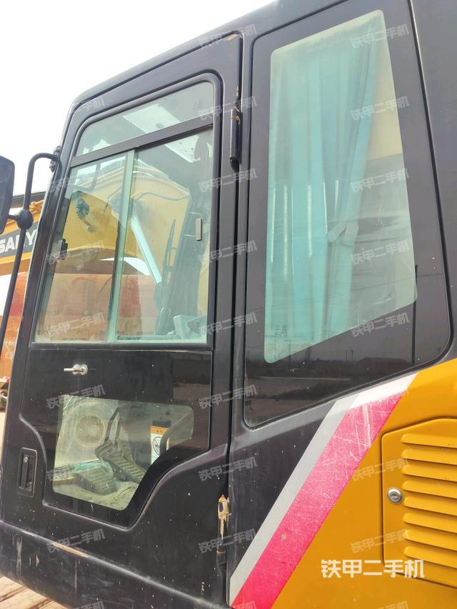 駕駛室正側(cè)（駕駛室部分）