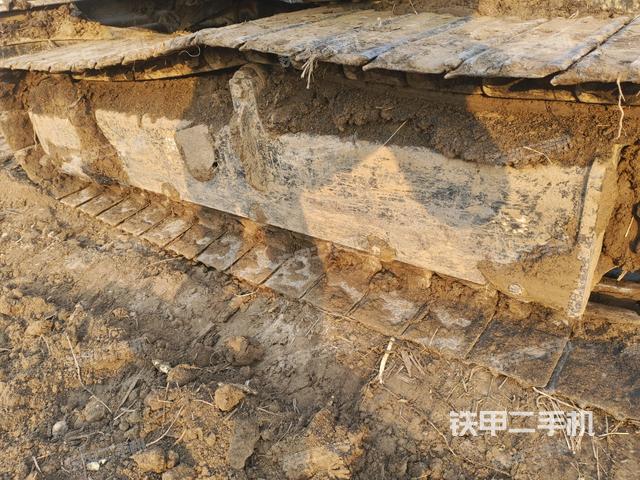 左側(cè)履帶整體?（行走機(jī)構(gòu)）