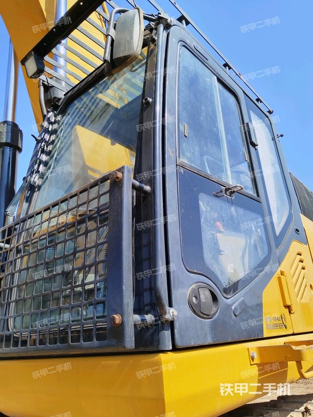 駕駛室整體（整機(jī)外觀）