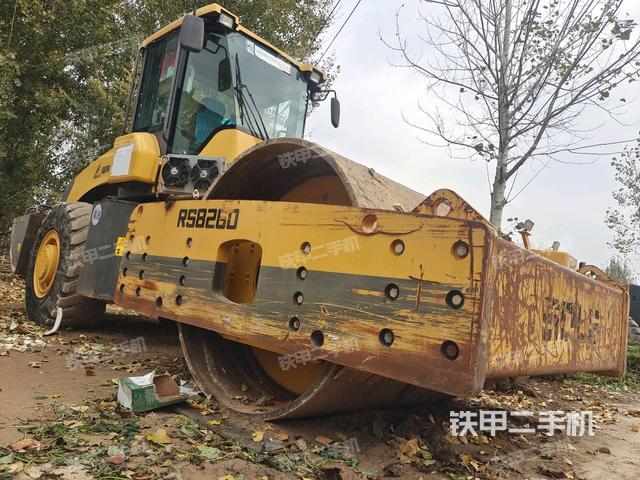 右前45°（壓路機整機外觀）