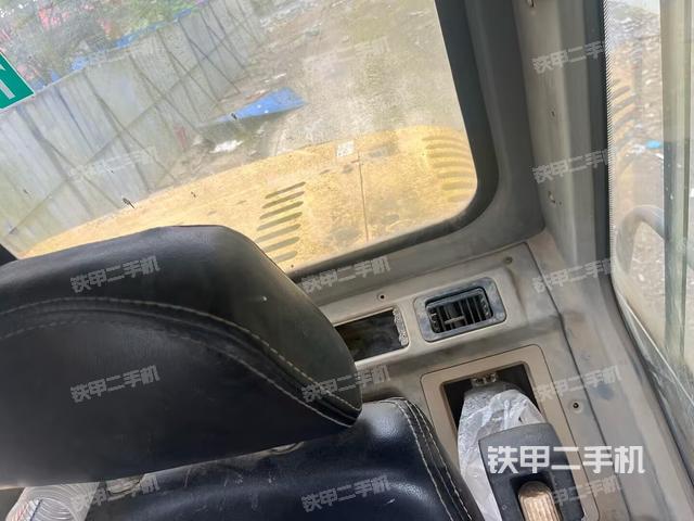 后窗玻璃角標(biāo)(駕駛室部分) 后窗玻璃角標(biāo)(駕駛室部分)