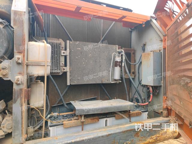 散熱器正面(大件艙室) 散熱器正面(大件艙室)