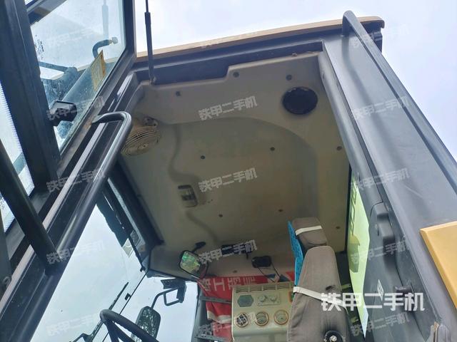 駕駛室外頂全景（壓路機駕駛室）