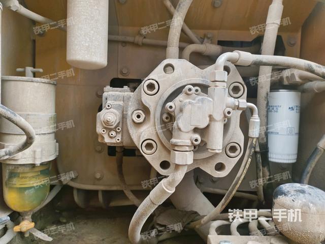 液壓泵斜45?右（大件艙室）