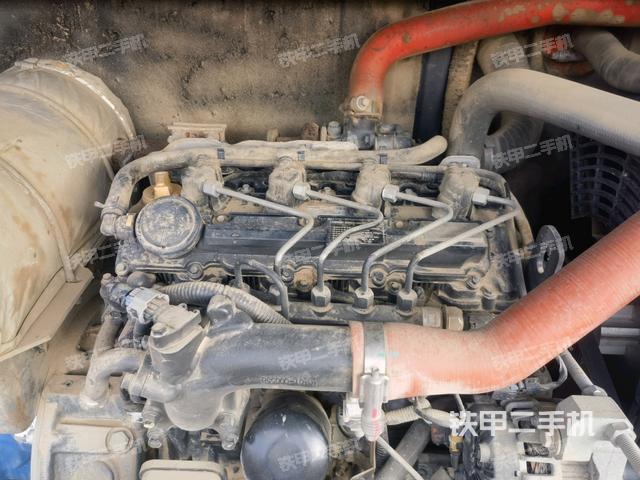 回轉(zhuǎn)馬達(dá)和主控閥（整機外觀）