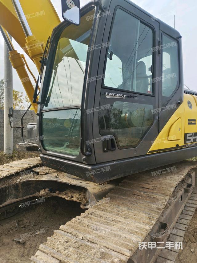 駕駛室左前45度(駕駛室部分) 駕駛室左前45度(駕駛室部分)