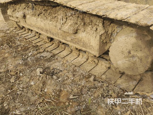 左側(cè)履帶整體?(行走機(jī)構(gòu)) 左側(cè)履帶整體?(行走機(jī)構(gòu))