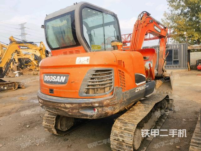 整機右后45°（整機外觀）