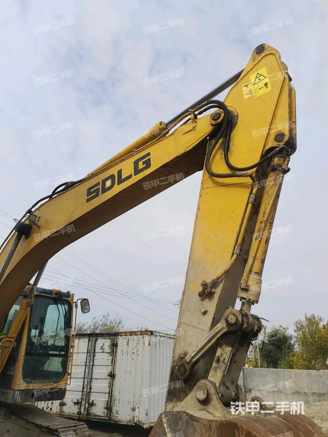 小臂整體右前（工作和回轉(zhuǎn)裝置）