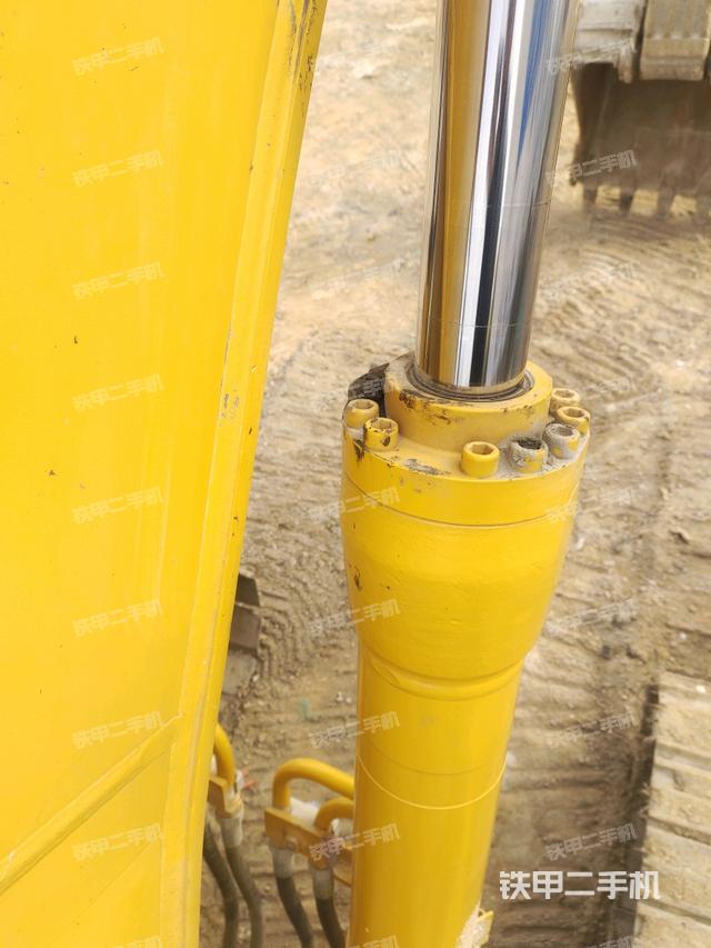 大臂油缸整體?豎拍（工作和回轉(zhuǎn)裝置）