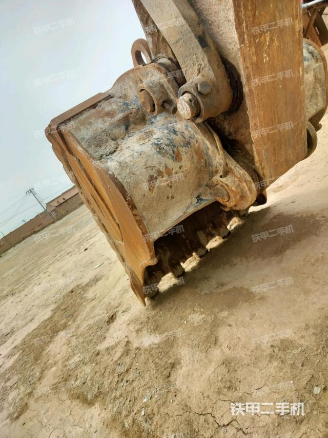 鏟斗右后整體（工作和回轉(zhuǎn)裝置）