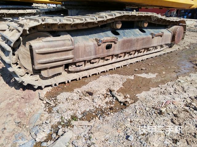 單側(cè)履帶整體（整機(jī)外觀）