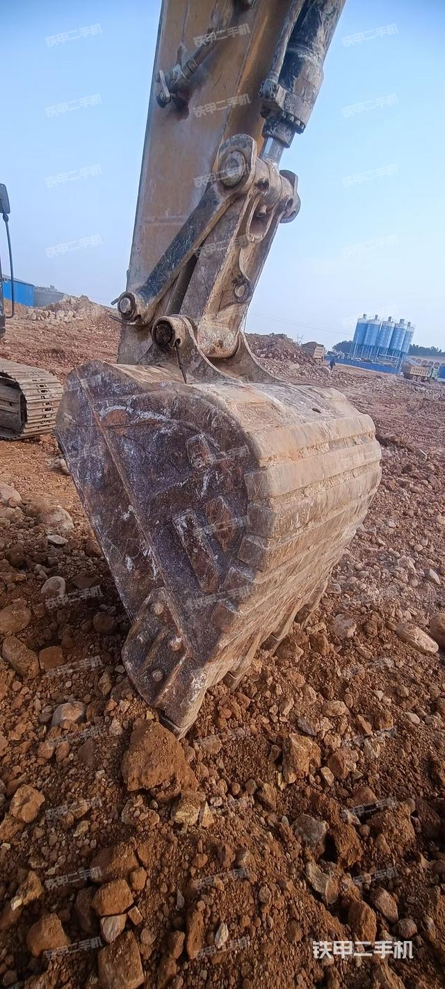 小臂整體右前(工作和回轉(zhuǎn)裝置) 小臂整體右前(工作和回轉(zhuǎn)裝置)