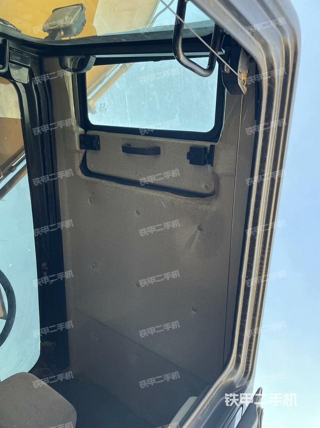 座椅左側(cè)控制臺/音響/含左手柄（駕駛室部分）