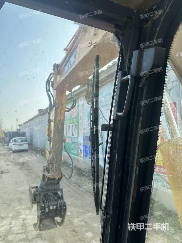 駕駛室頂部（整機(jī)外觀）