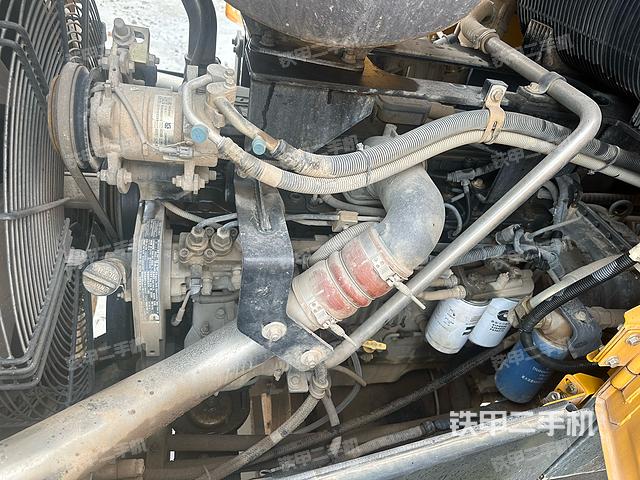 發(fā)動機右側（整機外觀及大件）