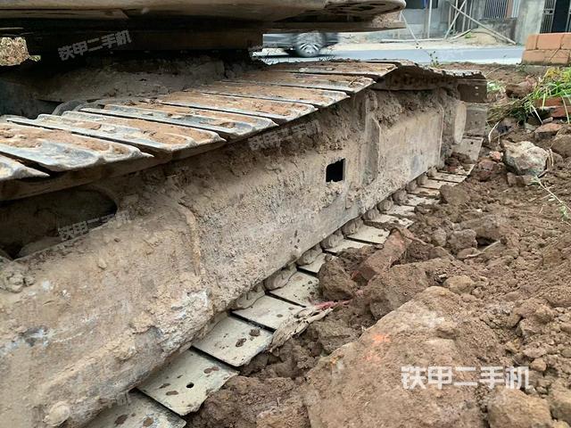 單側(cè)履帶整體（整機(jī)外觀）