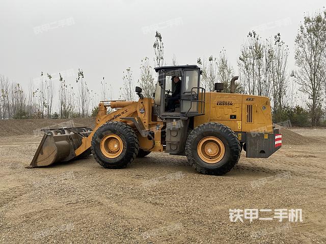 發(fā)動機左側(cè)（整機外觀及大件）