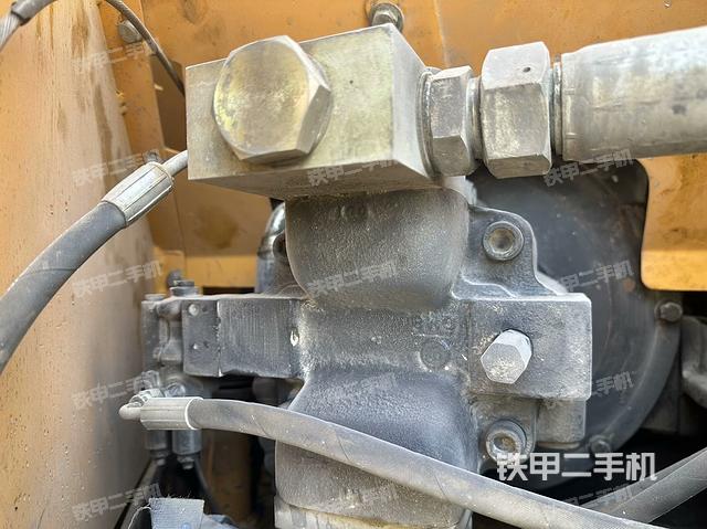 液壓泵艙室正面整體（整機(jī)外觀）