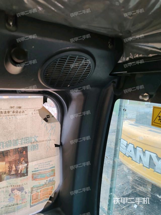 駕駛室左前45度（駕駛室部分）