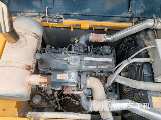 發(fā)動(dòng)機(jī)室（上車部件）