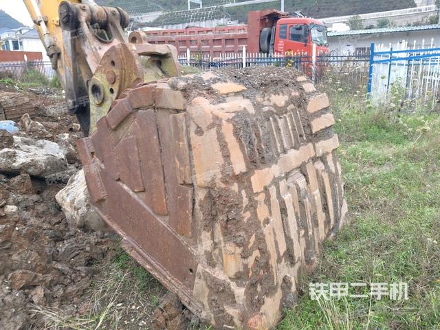 小臂整體左后(工作和回轉(zhuǎn)裝置) 小臂整體左后(工作和回轉(zhuǎn)裝置)