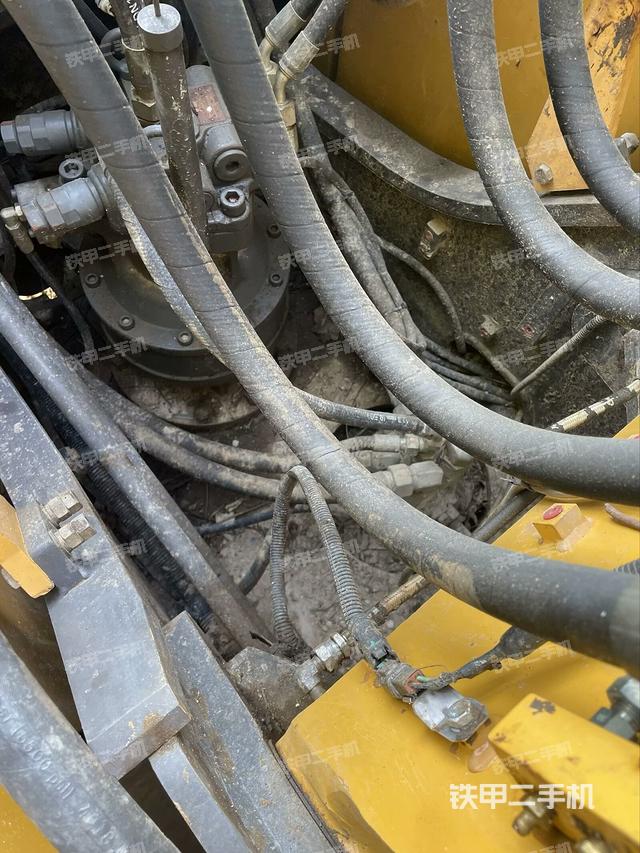 氣門(mén)室蓋螺絲特寫(xiě)（上車部件）