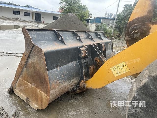 工作裝置整體（整機外觀及大件）