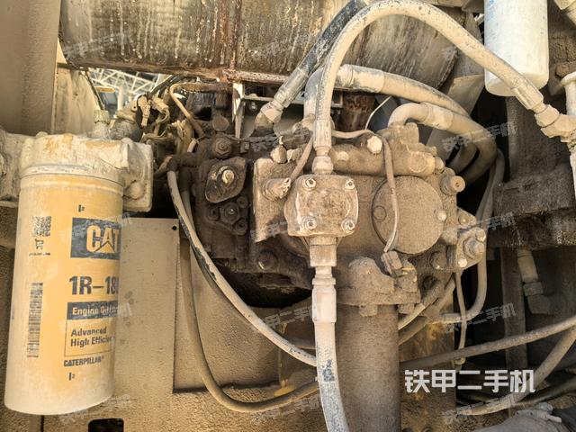 液壓泵斜45?左（大件艙室）