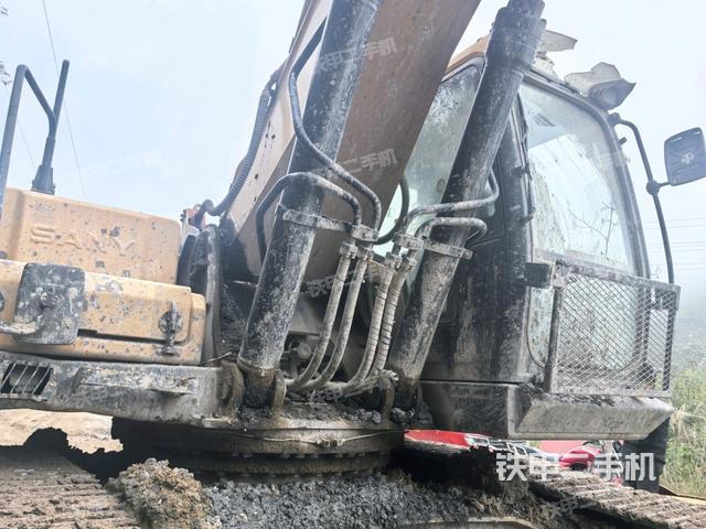 大臂油缸整體?豎拍(工作和回轉(zhuǎn)裝置) 大臂油缸整體?豎拍(工作和回轉(zhuǎn)裝置)