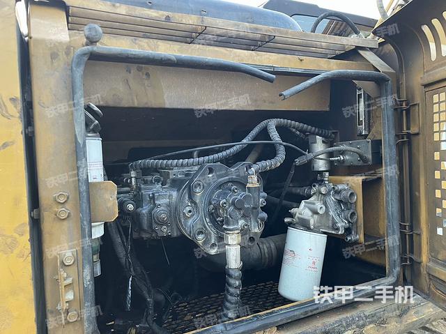 液壓泵斜45?右（大件艙室）