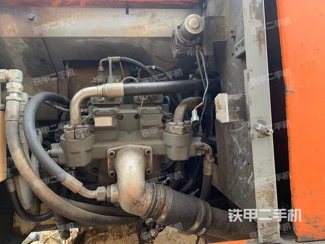 液壓泵艙室正面整體（整機(jī)外觀）