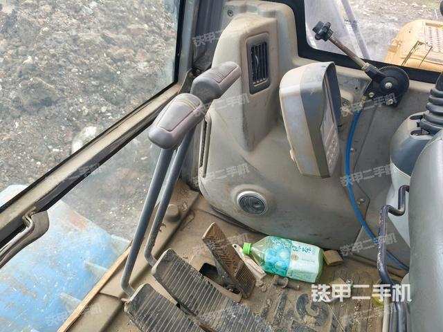 后窗玻璃角標(biāo)(駕駛室部分) 后窗玻璃角標(biāo)(駕駛室部分)