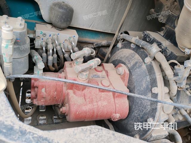 液壓泵艙室正面整體（整機(jī)外觀）