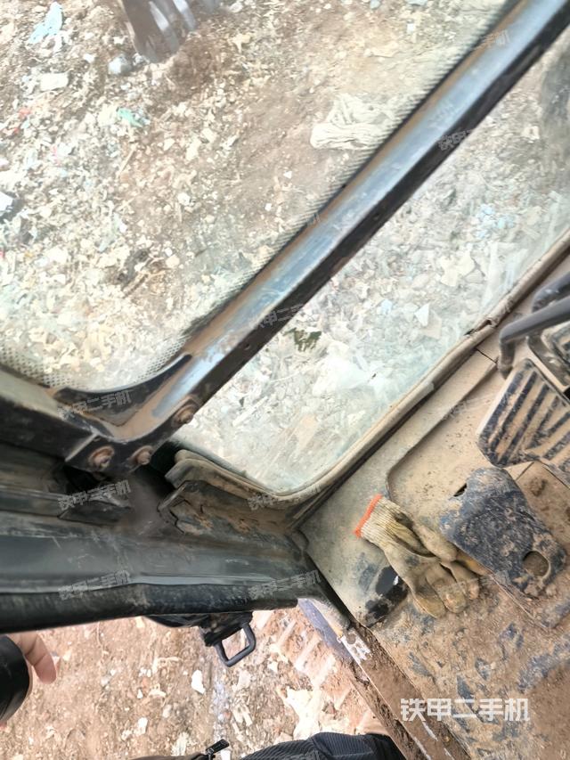 右側(cè)玻璃角標(biāo)（駕駛室部分）