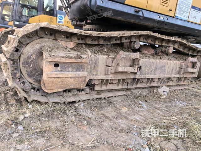 單側(cè)履帶整體（整機(jī)外觀）