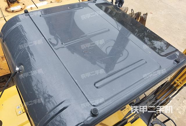 駕駛室頂部（整機外觀）